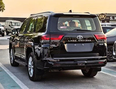 Toyota Land Cruiser VXR TWIN TURBO LC300 WITH AERO KIT || 3.5L PETROL V6 A/T 4WD | FULL OPTION (CODE # VXRSAA)-4