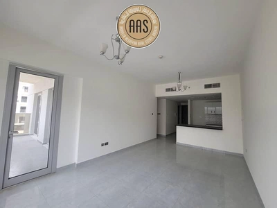 Luxury 3bhk ||spacious layout || pool view || kitchen appliances||prime location-9