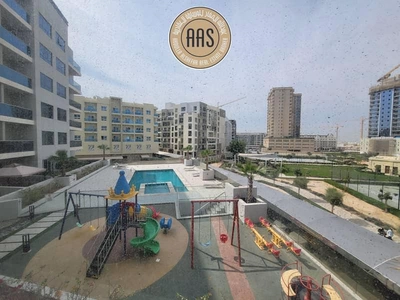 Luxury 3bhk ||spacious layout || pool view || kitchen appliances||prime location-7
