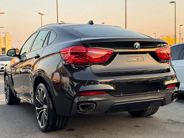 BMW X6 xDrive35i Exclusive 2019 - GCC Specs - Pristine Condition