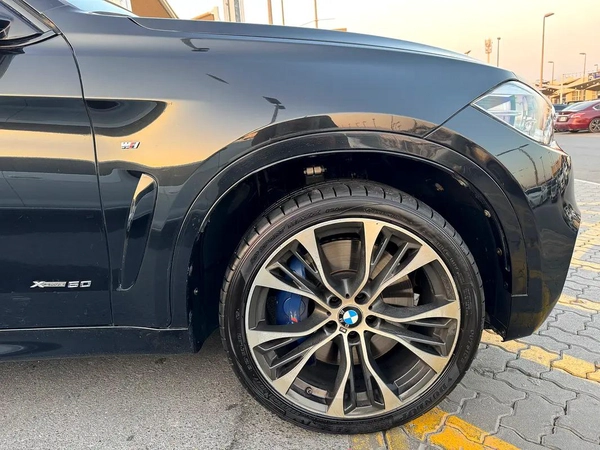 BMW X6 xDrive35i Exclusive 2019 - GCC Specs - Pristine Condition