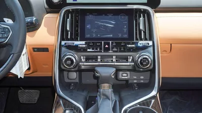Lexus LX600 SIGNATURE 3.5L V6-6