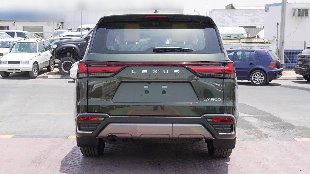 Lexus LX600 SIGNATURE 3.5L V6-17-0
