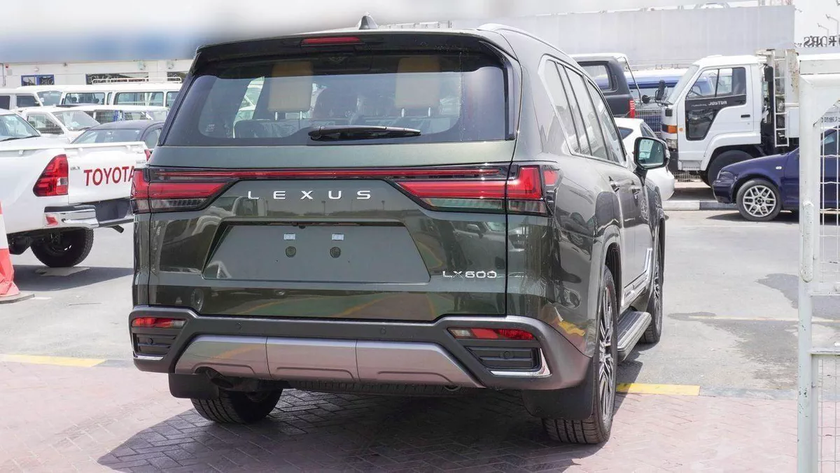 Lexus LX600 SIGNATURE 3.5L V6-18-0