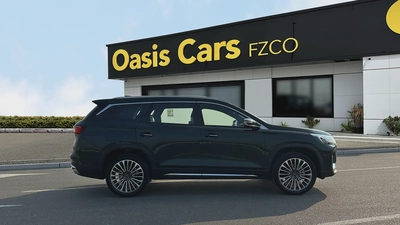 Jetour X90 Plus Luxury 2024 GCC 2.0L Turbo Low Mileage-1