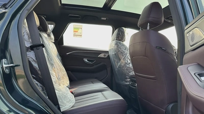 Jetour X90 Plus Luxury 2024 GCC 2.0L Turbo Low Mileage-7