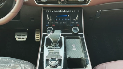 Jetour X90 Plus Luxury 2024 GCC 2.0L Turbo Low Mileage-10