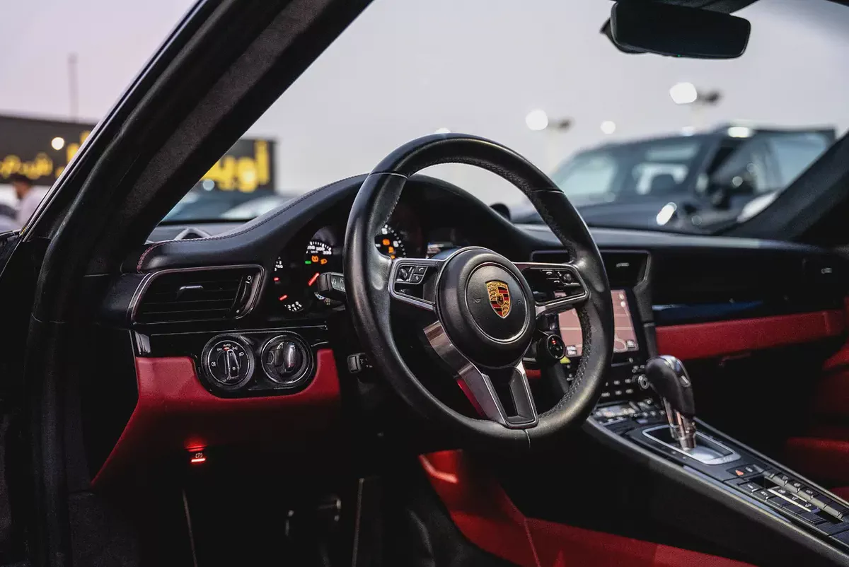Porsche 911 Carrera Full Service History GCC 3.0L Turbo 6 Cylinders Perfect Condition-18-18