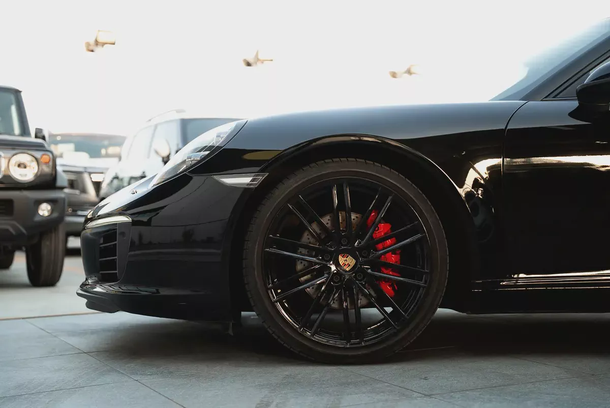Porsche 911 Carrera Full Service History GCC 3.0L Turbo 6 Cylinders Perfect Condition-2-2
