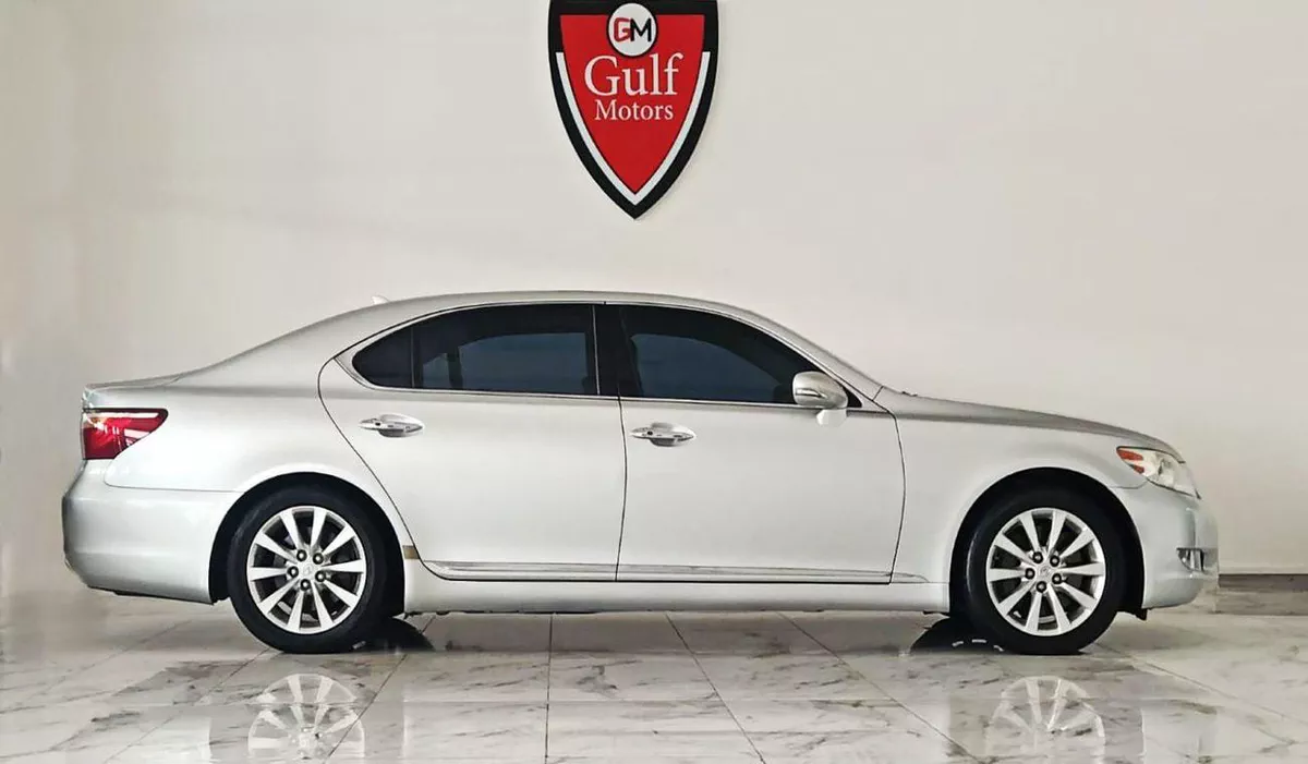 Lexus LS460 PREMIER LWB 4.6L - 8CYL - EXCELLENT CONDITION NO ACCIDENT  AMERICAN SPECS CLEAN TITLE-2-0