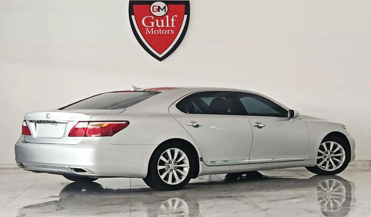 Lexus LS460 PREMIER LWB 4.6L - 8CYL - EXCELLENT CONDITION NO ACCIDENT  AMERICAN SPECS CLEAN TITLE-3-0