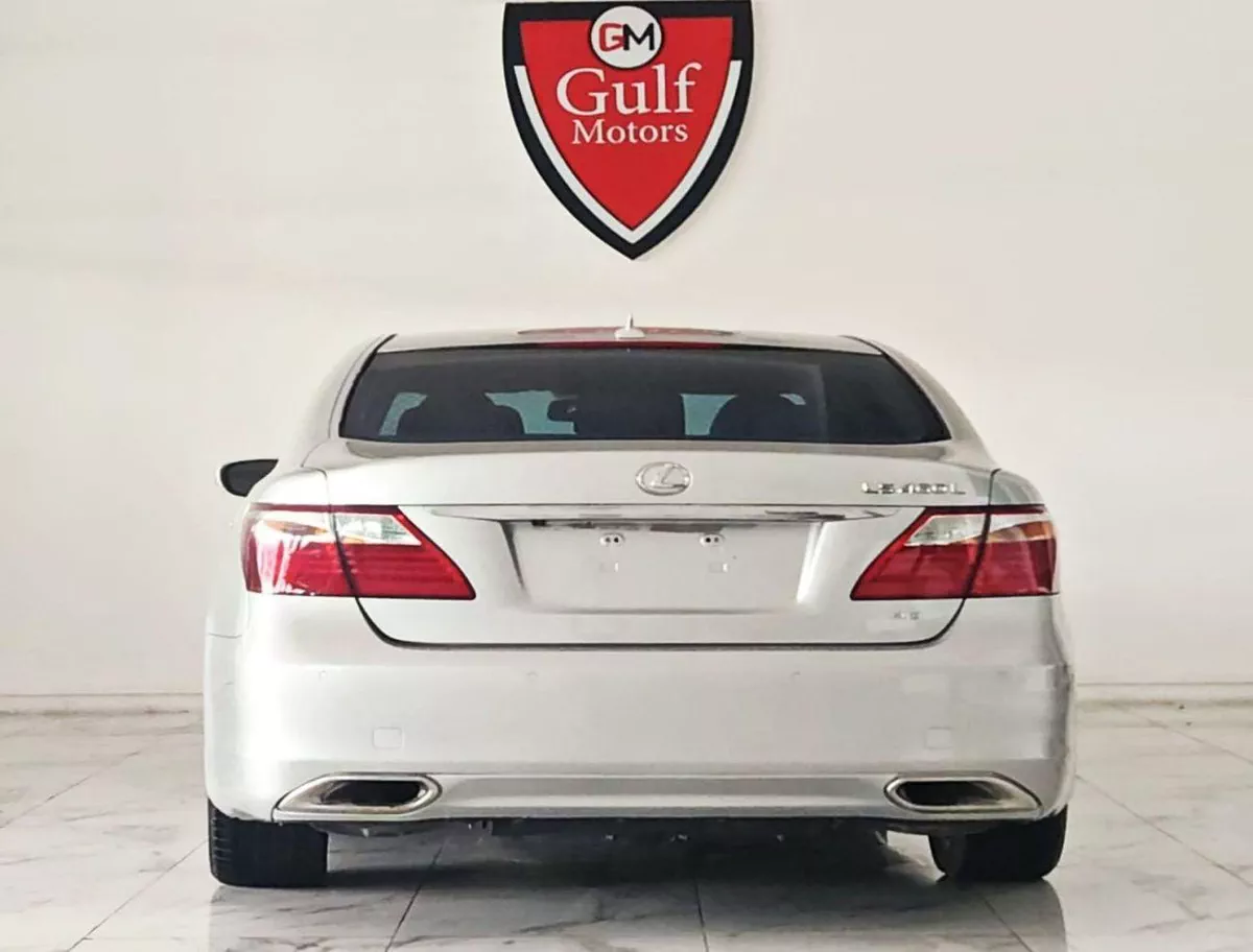 Lexus LS460 PREMIER LWB 4.6L - 8CYL - EXCELLENT CONDITION NO ACCIDENT  AMERICAN SPECS CLEAN TITLE-4-0
