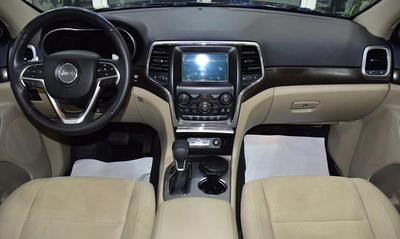 Jeep Grand Cherokee Laredo 4x4 ( 2018 Model ) in Black Color GCC Specs-12