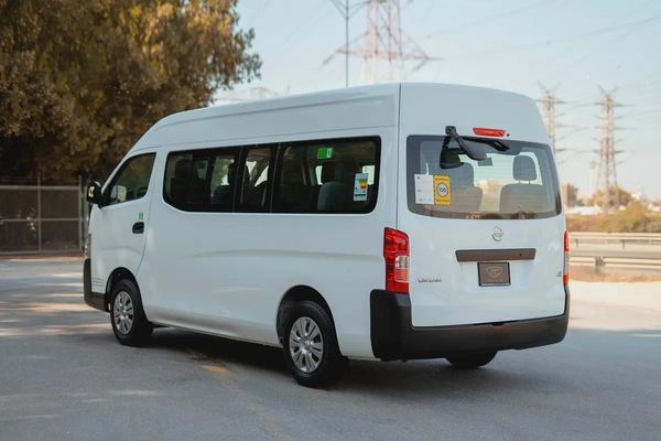 High-Roof 13-Seater Passenger Van | Manual | GCC Specs | Ref#N65839