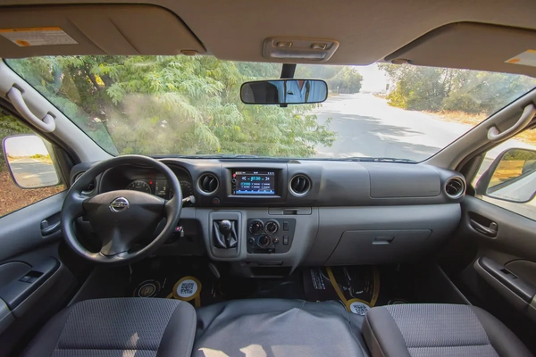 High-Roof 13-Seater Passenger Van | Manual | GCC Specs | Ref#N65839