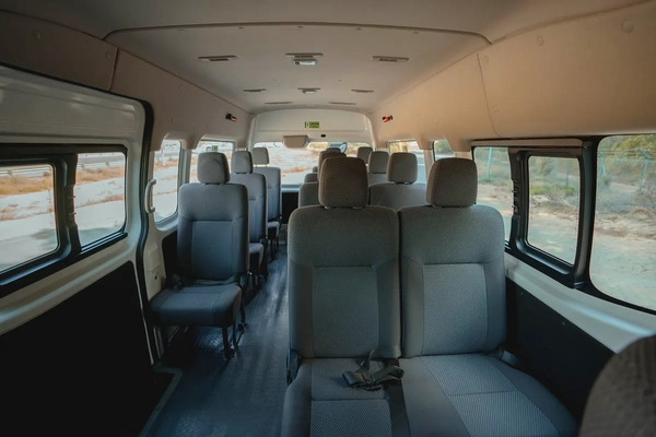 High-Roof 13-Seater Passenger Van | Manual | GCC Specs | Ref#N65839