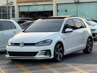 جولف GTI موديل 2018 خليجى بانوراما فل اوبشن صبغ الوكاله بحاله ممتازه-0