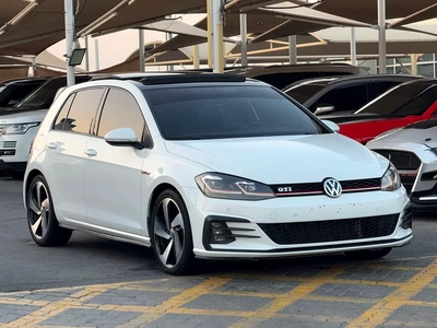 جولف GTI موديل 2018 خليجى بانوراما فل اوبشن صبغ الوكاله بحاله ممتازه-16