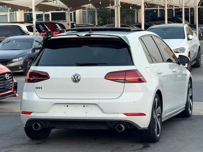 جولف GTI موديل 2018 خليجى بانوراما فل اوبشن صبغ الوكاله بحاله ممتازه-10