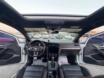 جولف GTI موديل 2018 خليجى بانوراما فل اوبشن صبغ الوكاله بحاله ممتازه-11