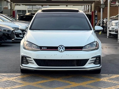 جولف GTI موديل 2018 خليجى بانوراما فل اوبشن صبغ الوكاله بحاله ممتازه-1