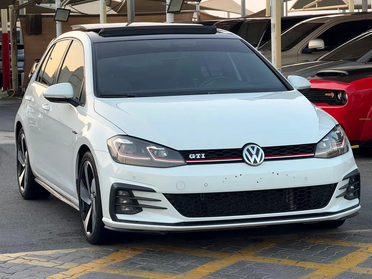 جولف GTI موديل 2018 خليجى بانوراما فل اوبشن صبغ الوكاله بحاله ممتازه-7-7