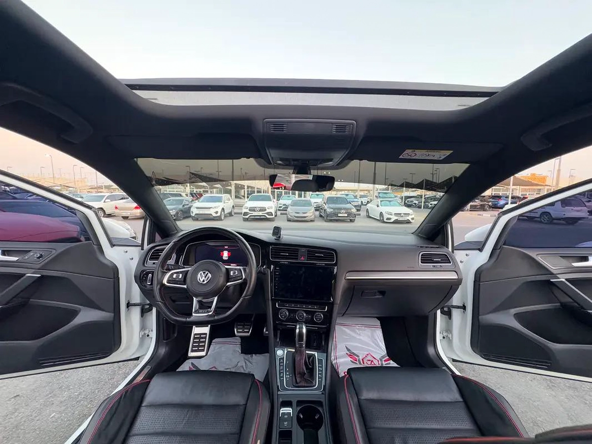 جولف GTI موديل 2018 خليجى بانوراما فل اوبشن صبغ الوكاله بحاله ممتازه-11-11
