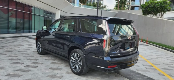 2021-Cadillac Escalade Platinum 600 Black Edition-Top of the Range-Excellent Conddition