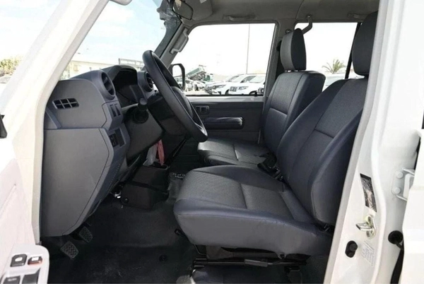 Toyota Land Cruiser Pick Up LC79 DUBL CAPIN 4.2L V6 DIESEL