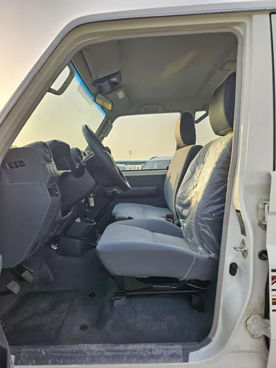 Toyota Land Cruiser 70 LC76 LX TOYOTA LANDCRUISER LC76 HARDTP LX || 5DOOR | STD OPTION | 6 STR PWR WINDOWS+MIRRORS+LOCKS WOOD LED F-12