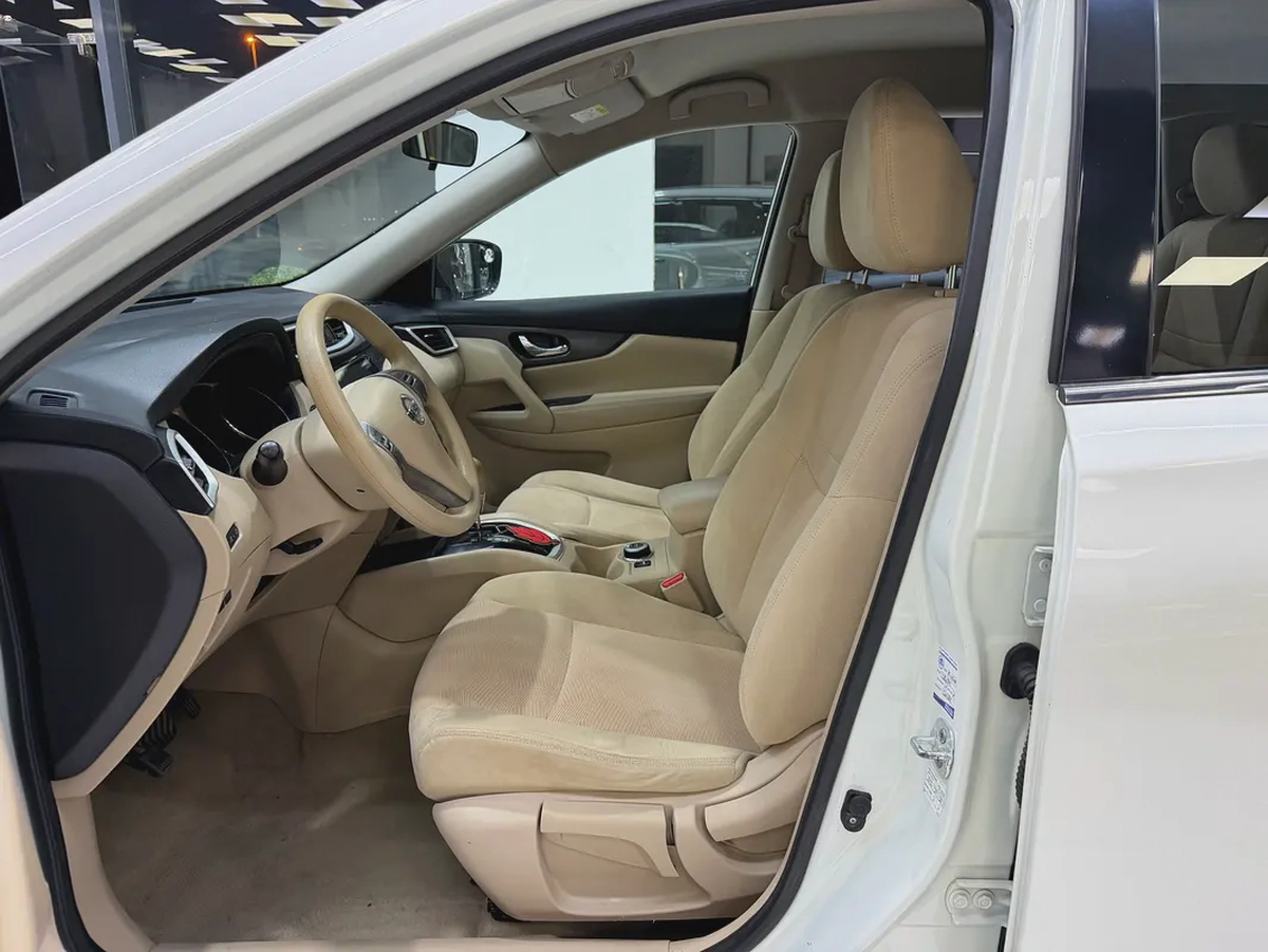 Well Maintained Nissan X-Trail 2015 SV - GCC Specs-7-7