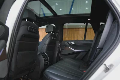 2020 - BMW X5 - XDrive 40i - Perfect inside and out for 119,000.00 AED-11