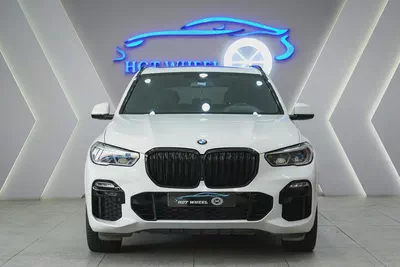 2020 - BMW X5 - XDrive 40i - Perfect inside and out for 119,000.00 AED-2