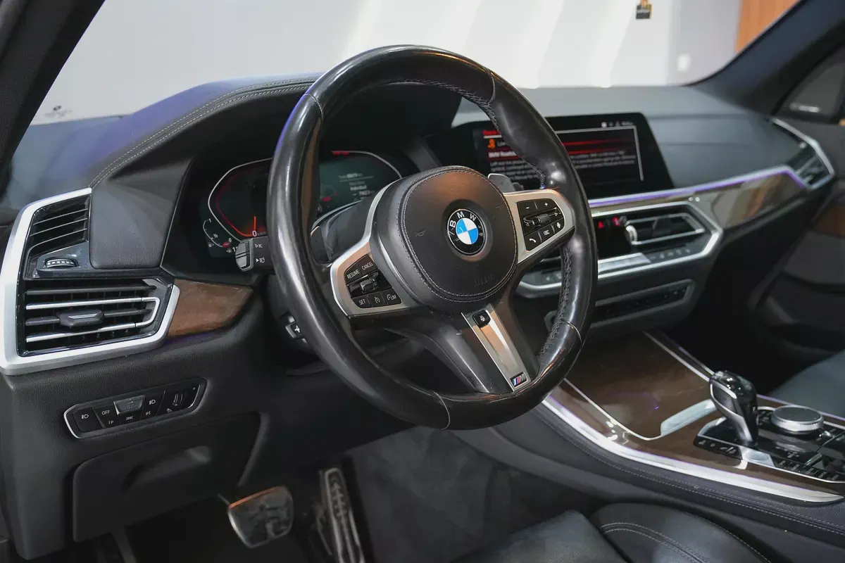 2020 - BMW X5 - XDrive 40i - Perfect inside and out for 119,000.00 AED-9-9