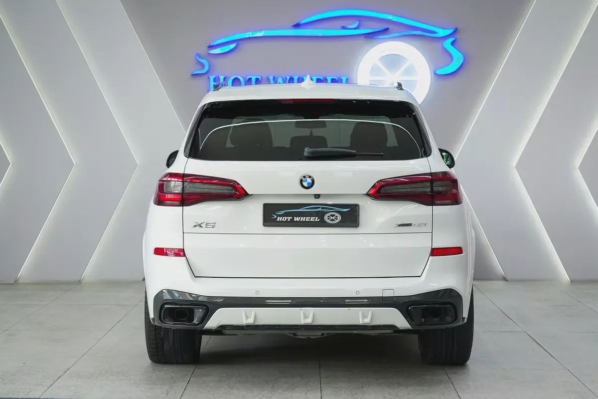 2020 - BMW X5 - XDrive 40i - Perfect inside and out for 119,000.00 AED-3-3