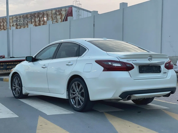 Nissan Altima SV 2018,d