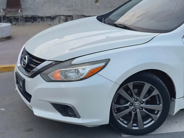Nissan Altima SV 2018,d