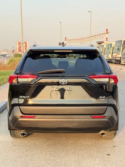 Toyota RAV4 XLE premium 2.5L-3