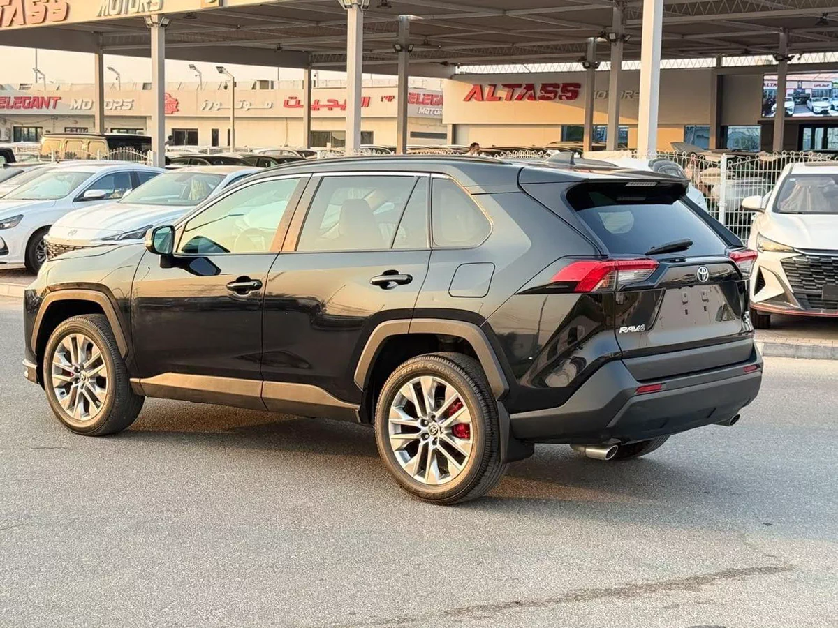 Toyota RAV4 XLE premium 2.5L-14-0