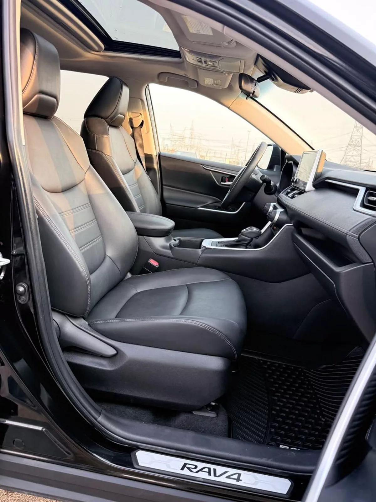 Toyota RAV4 XLE premium 2.5L-15-0