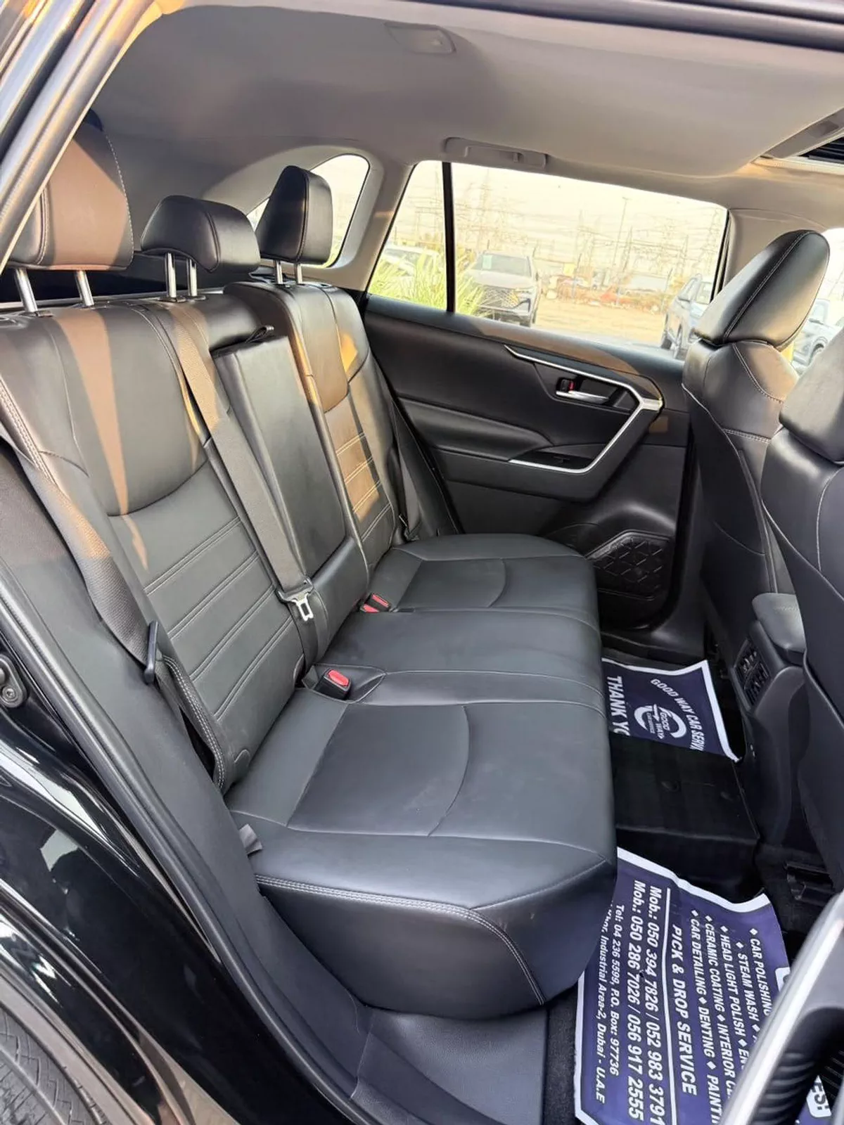 Toyota RAV4 XLE premium 2.5L-17-0