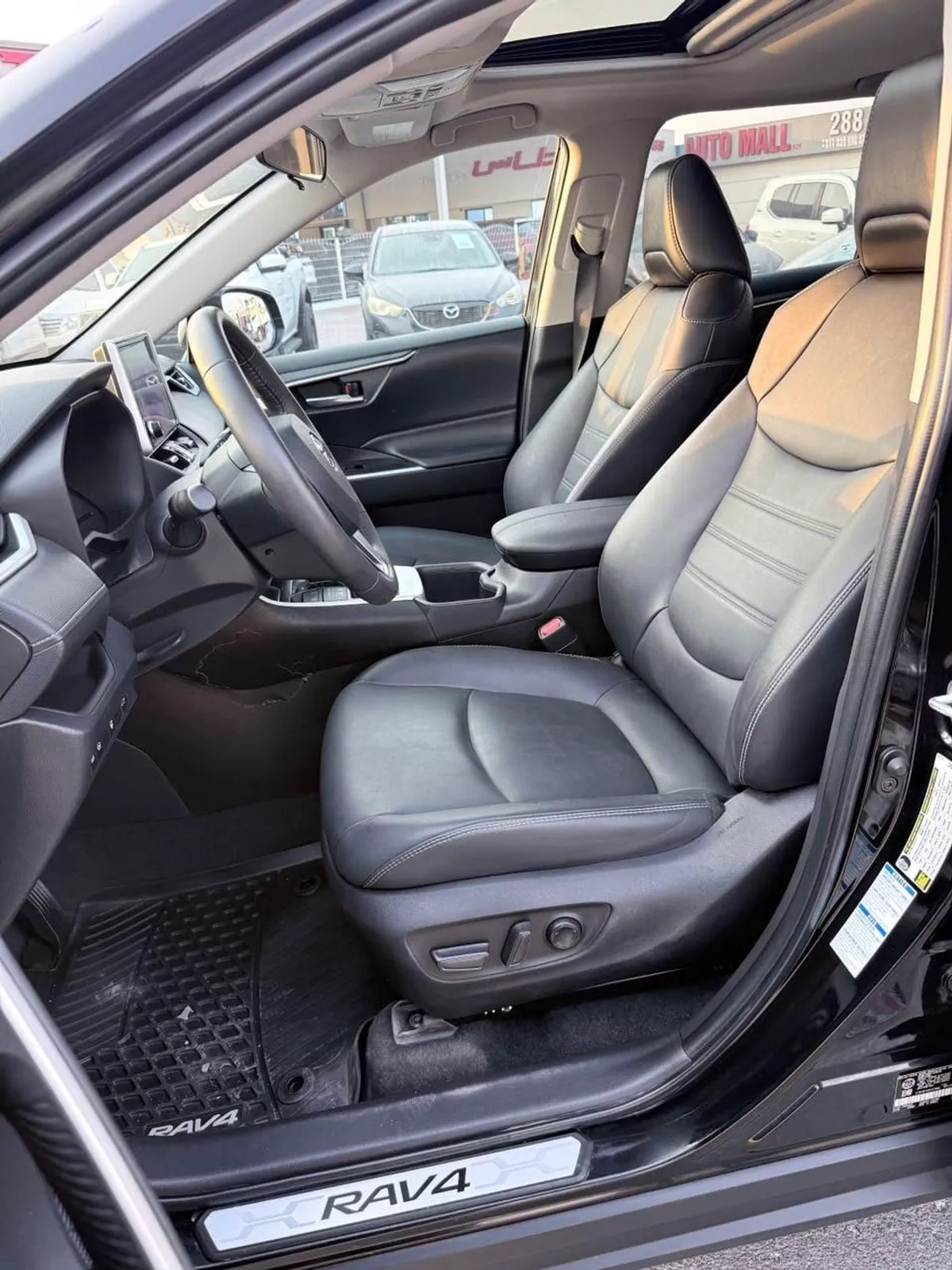 Toyota RAV4 XLE premium 2.5L-5-0