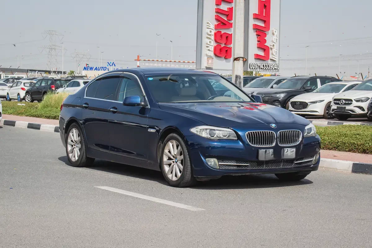 2010 - BMW 528i - IMMACULATE CONDITION - ONLY 102,000 KM DONE