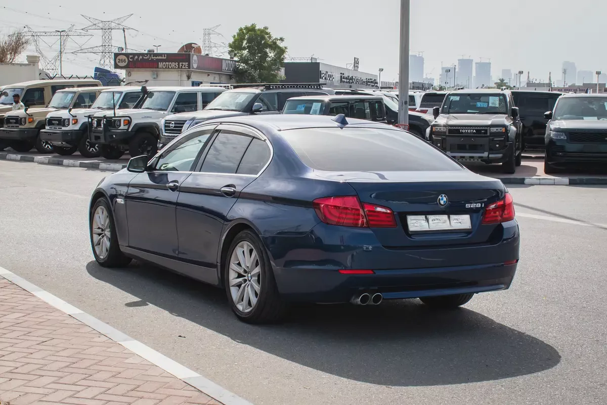 2010 - BMW 528i - IMMACULATE CONDITION - ONLY 102,000 KM DONE-5-5
