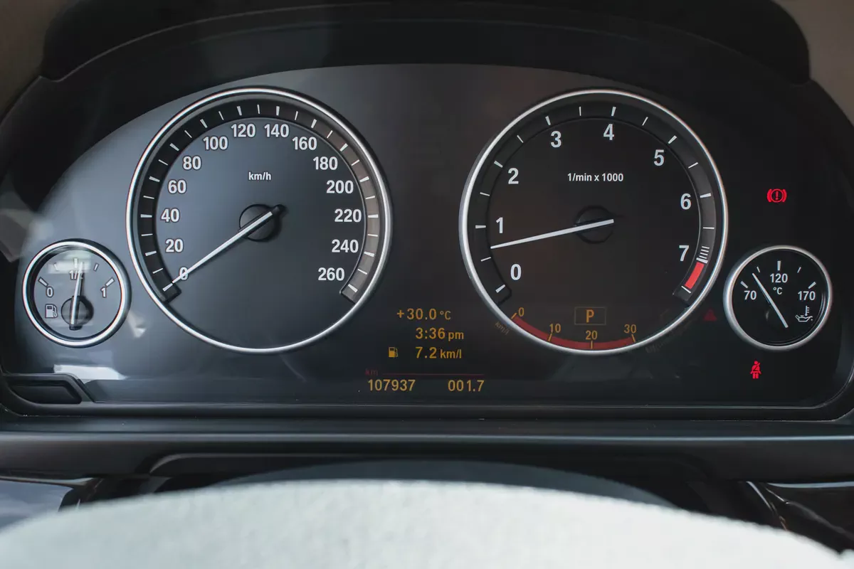 2010 - BMW 528i - IMMACULATE CONDITION - ONLY 102,000 KM DONE-8-8