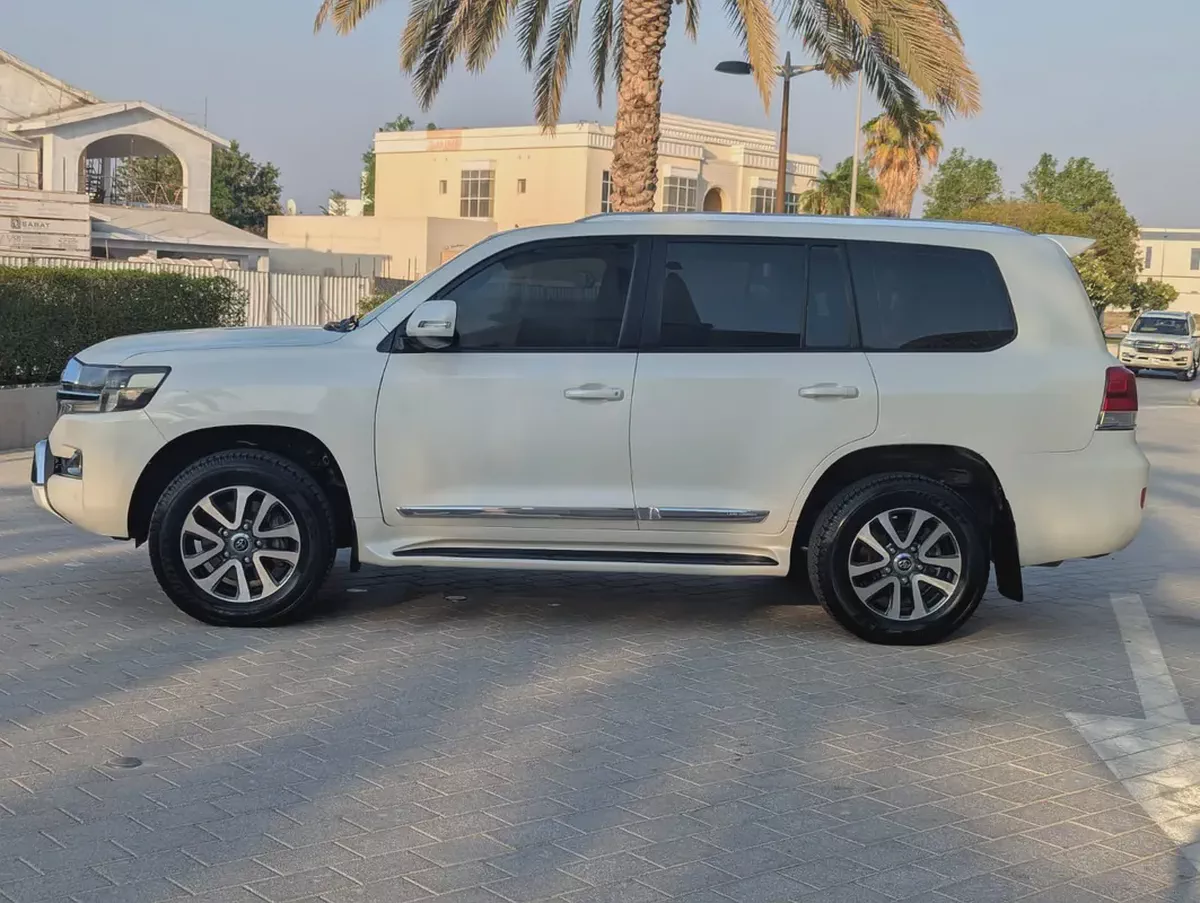 2020 Toyota Land Cruiser GXR V6 4.0L – Full Option, Top Spec | 42,000km Excellent Condition-9-9