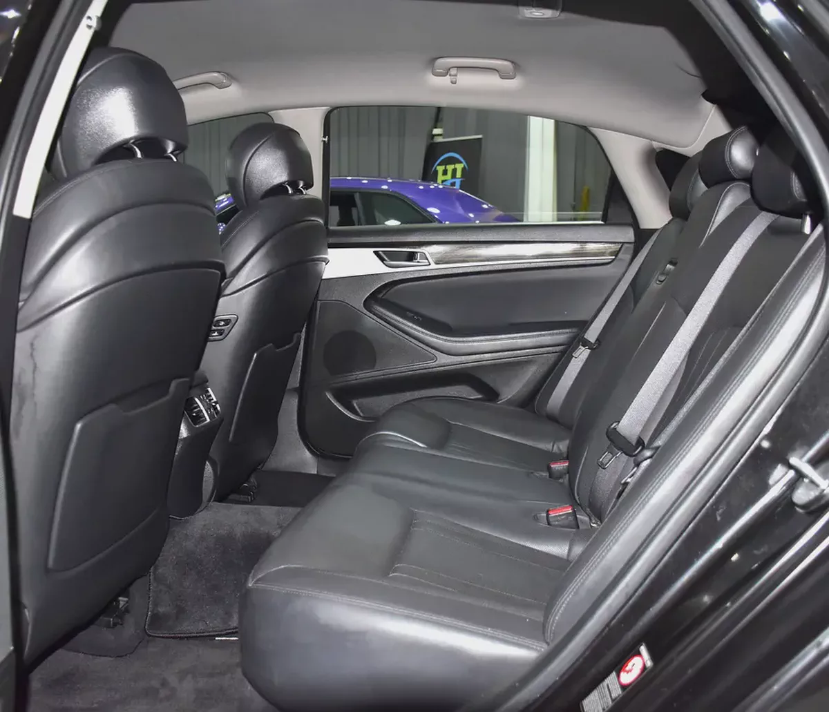 EXCELLENT DEAL for our Genesis G80 3.3L ( 2018 Model ) in Black Color Korean Specs-15-15