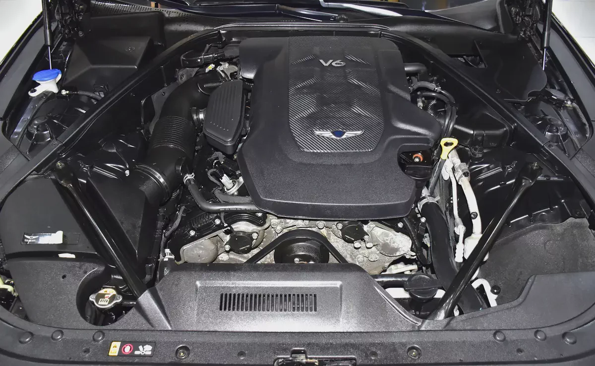 EXCELLENT DEAL for our Genesis G80 3.3L ( 2018 Model ) in Black Color Korean Specs-16-16