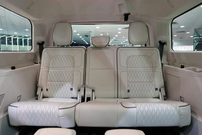 Lincoln Navigator Presidential 2023-11