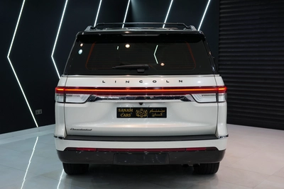 Lincoln Navigator Presidential 2023-17